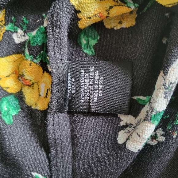 Mandee Cap Sleeve Blouse - Picture 4 of 4